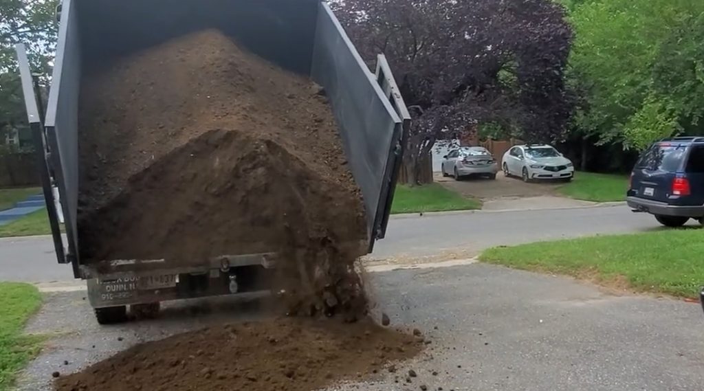 how much is a yard of dirt